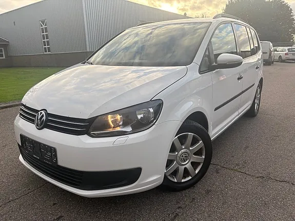 Volkswagen Touran 2013 photo 2