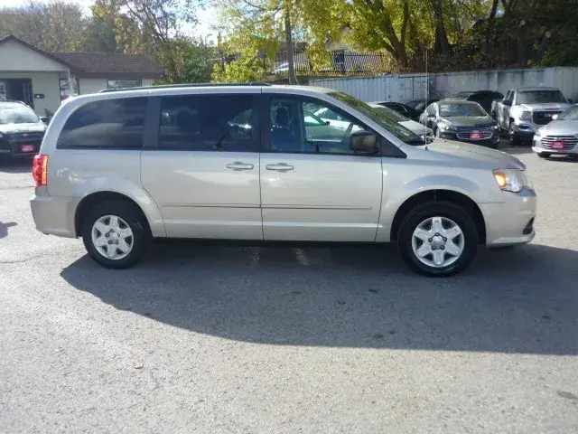 Dodge Grand Caravan 2013 photo 3