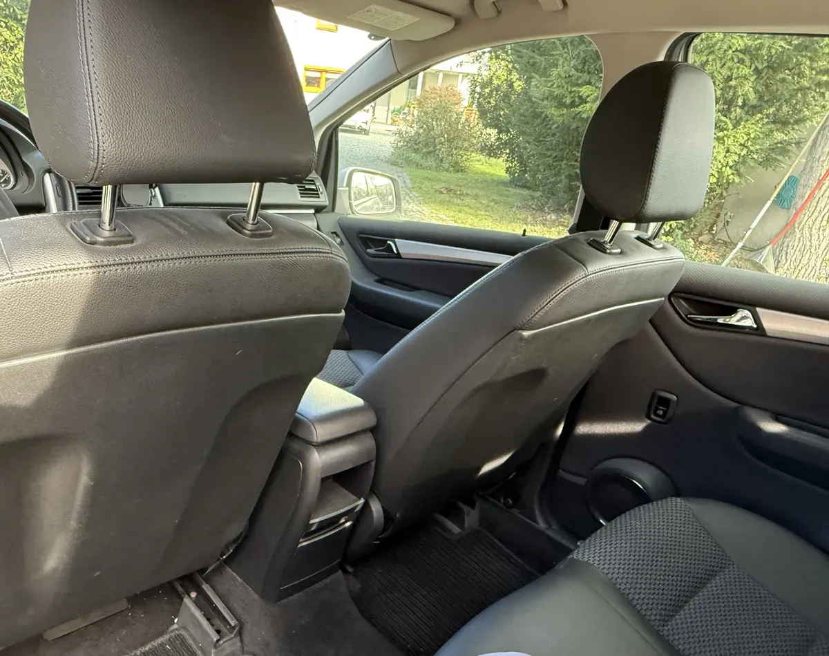 Mercedes-Benz B-Class 2010 photo 3