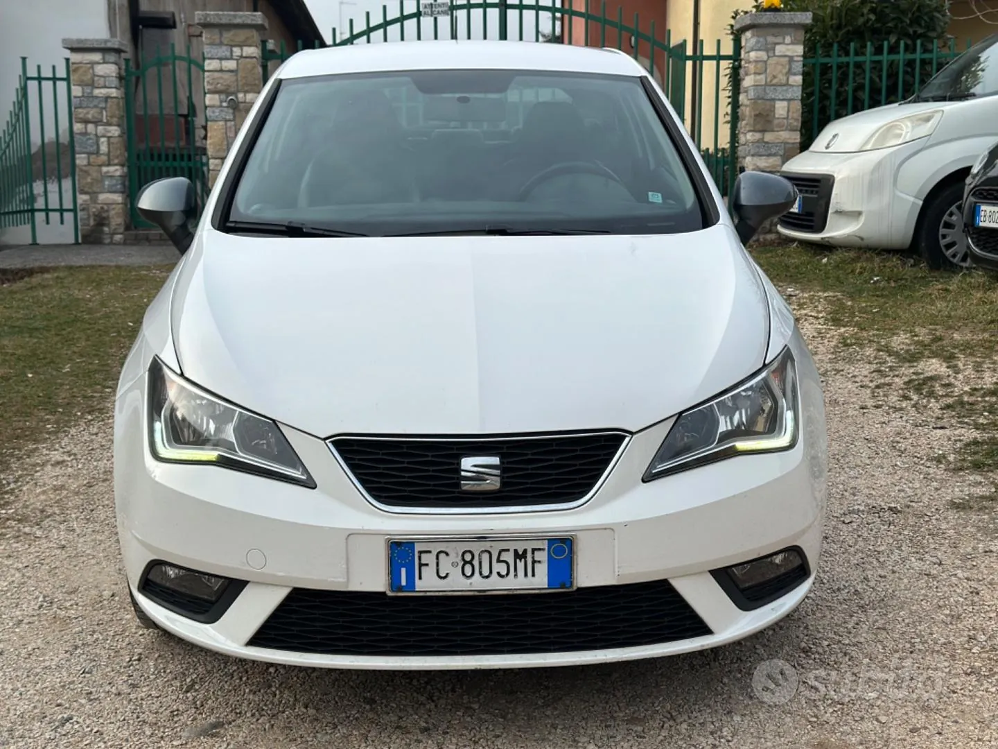 Seat Ibiza 2016 photo 2