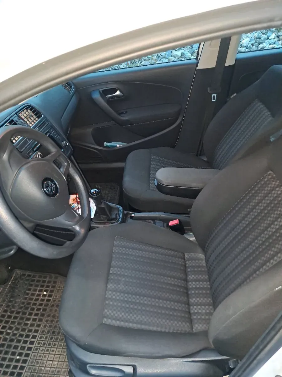Volkswagen Polo 2015 photo 3