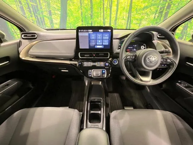 Toyota Aqua Z 2021 photo 2