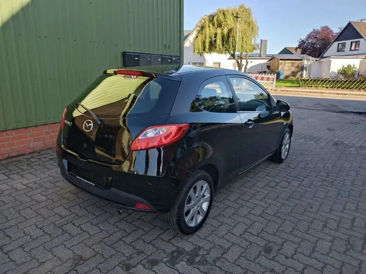 Mazda 2 2009 photo 3