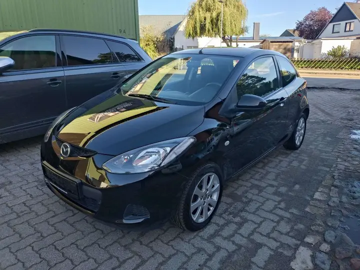 Mazda 2 2009 photo 2