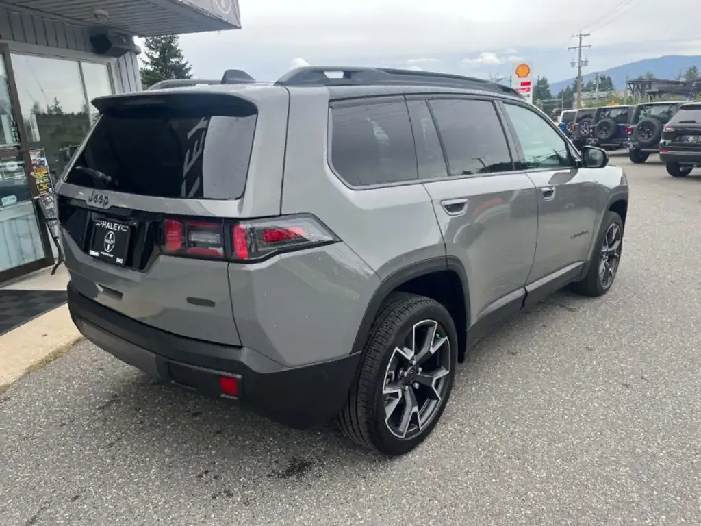 Jeep Cherokee 2026 photo 3