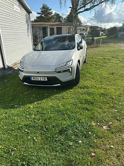 Polestar 4 2025 photo 2