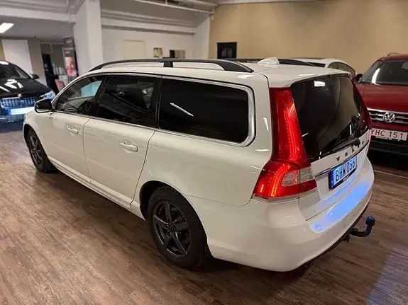 Volvo V70 2014 photo 2