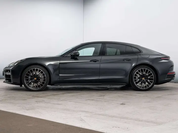 Porsche Panamera 2026 photo 2