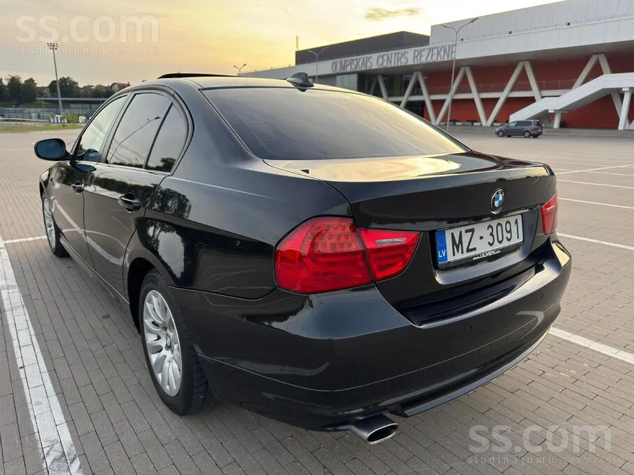 BMW 318 2008 photo 5