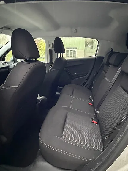Peugeot 208 2016 photo 5