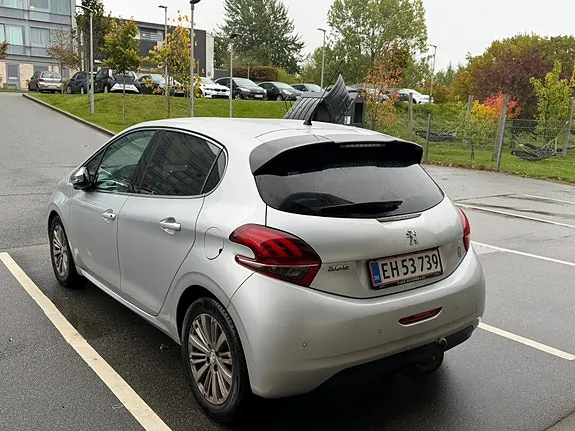 Peugeot 208 2016 photo 4