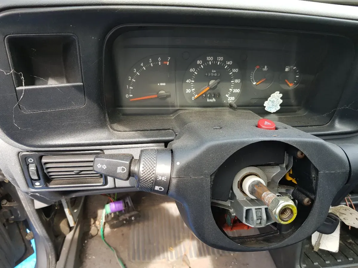 Ford Escort 1988 photo 3