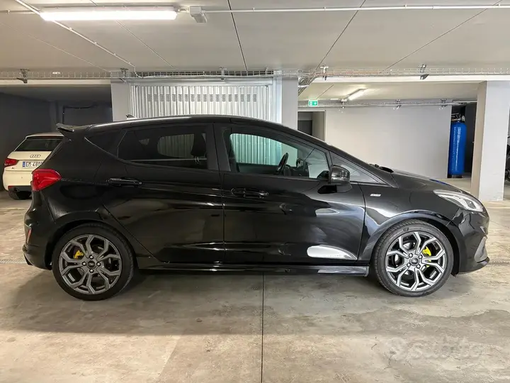 Ford Fiesta 2018 photo 2