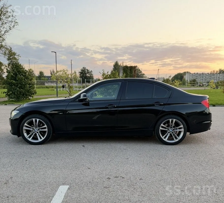 BMW F30 2012 photo 4
