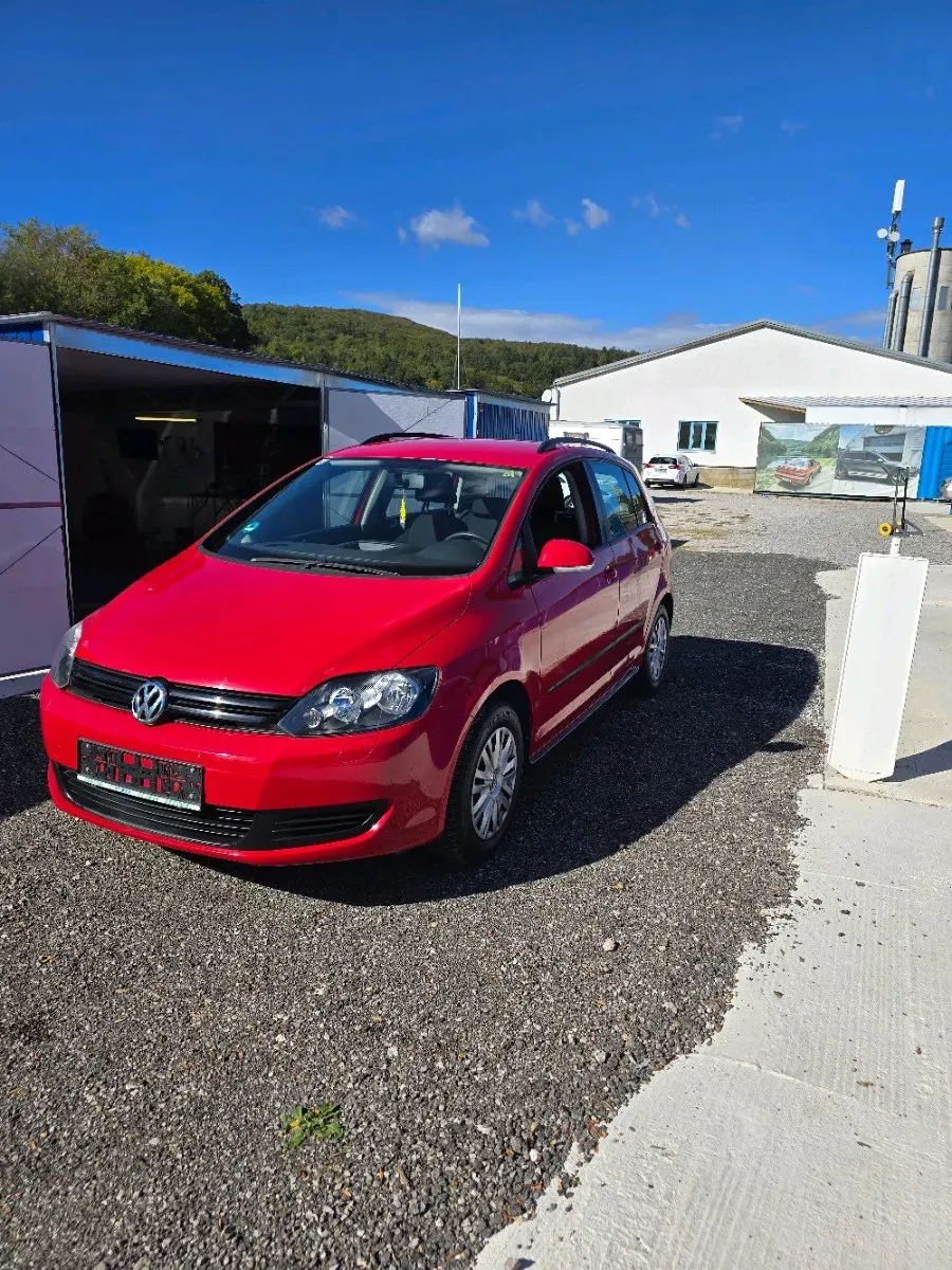 Volkswagen Golf 2010 photo 2