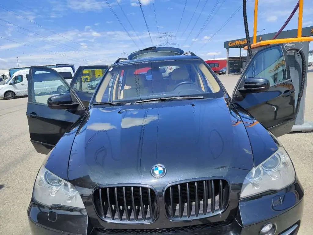 BMW X5 2010 photo 2
