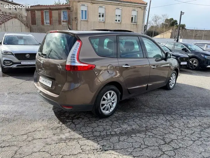 Renault Scenic 2011 photo 4