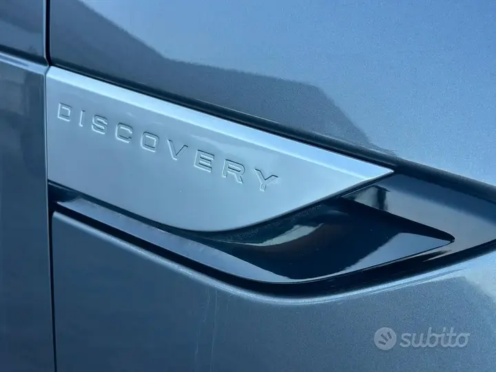 Land Rover Discovery 2018 photo 2