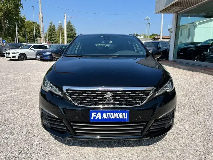 Peugeot 308 2020 photo 3
