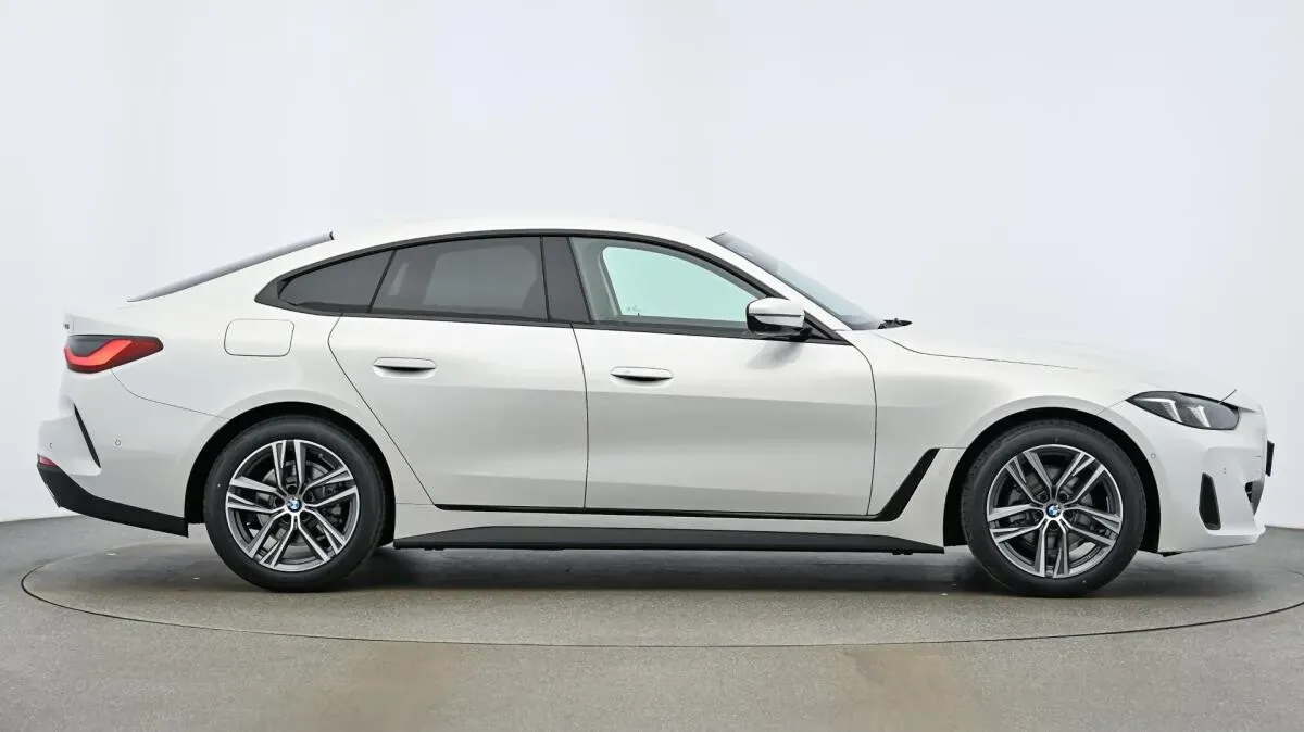 BMW 4 Series 2025 photo 3