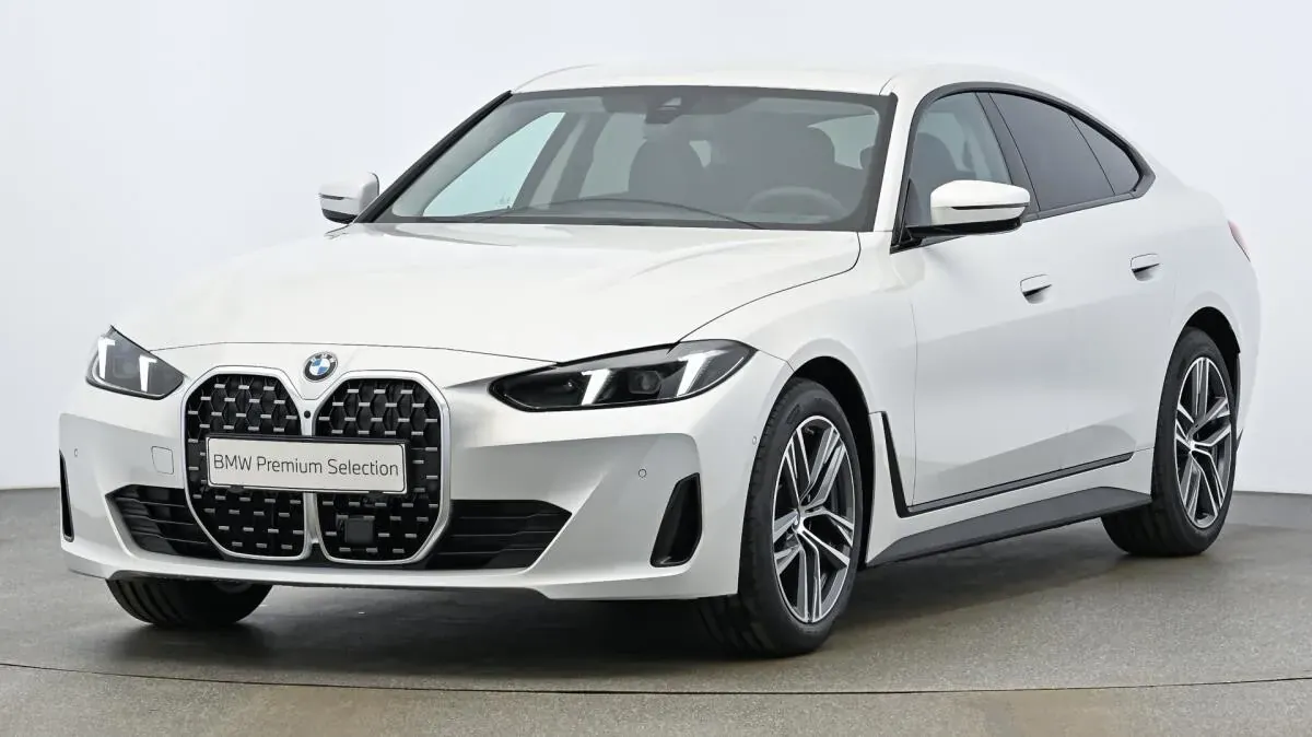 BMW 4 Series 2025 photo 2