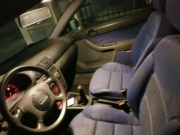 Audi A3 1999 photo 2