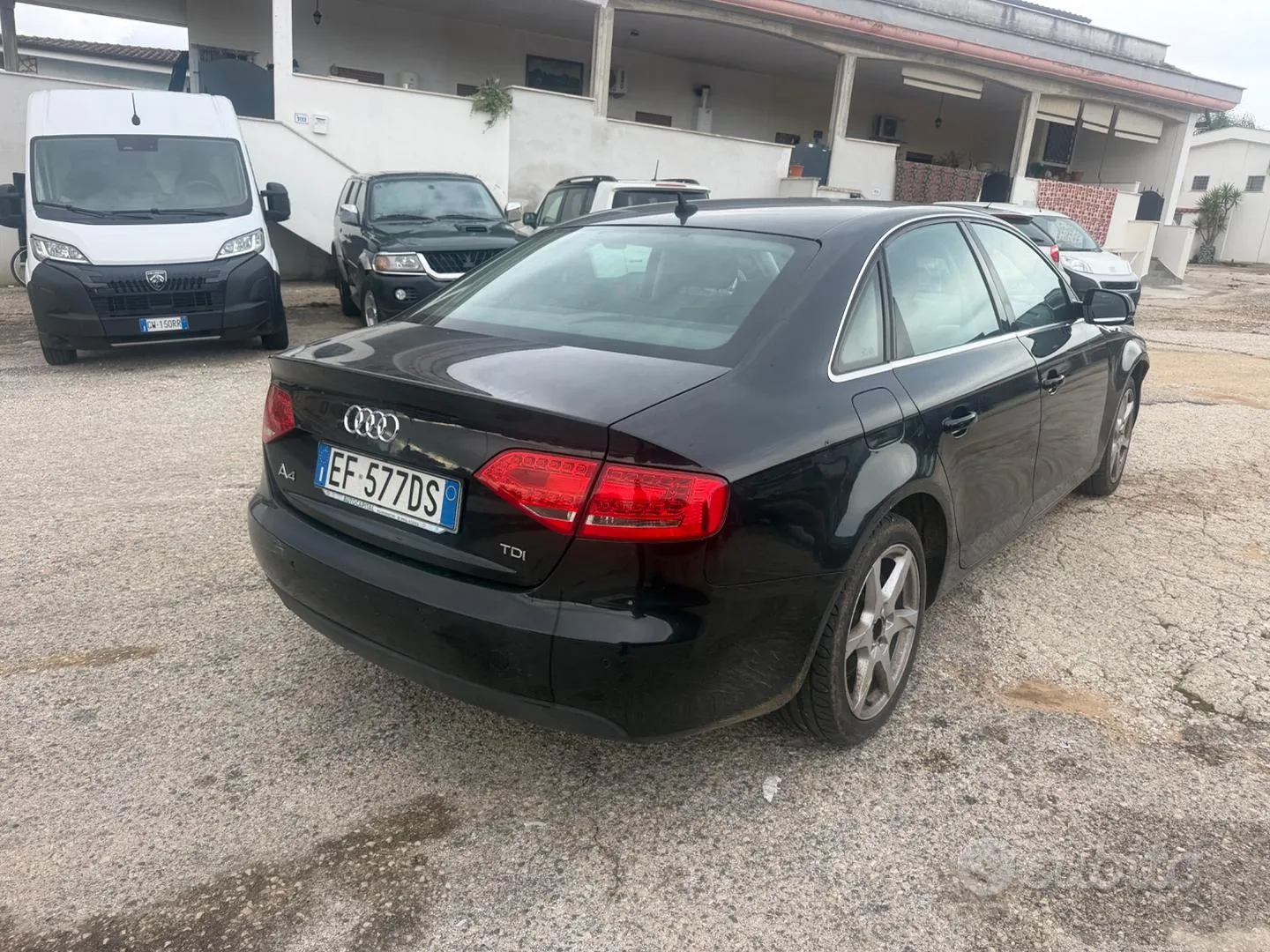 Audi A4 2011 photo 3