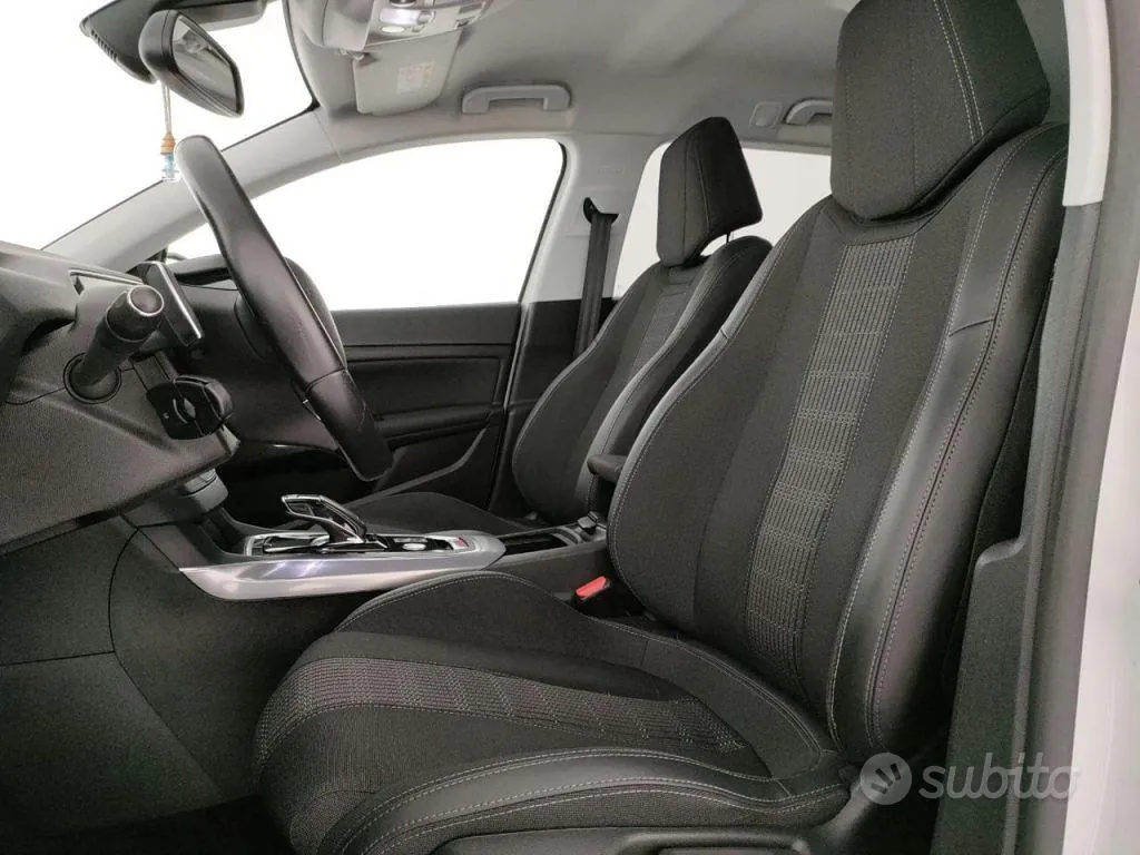 Peugeot 308 2019 photo 5