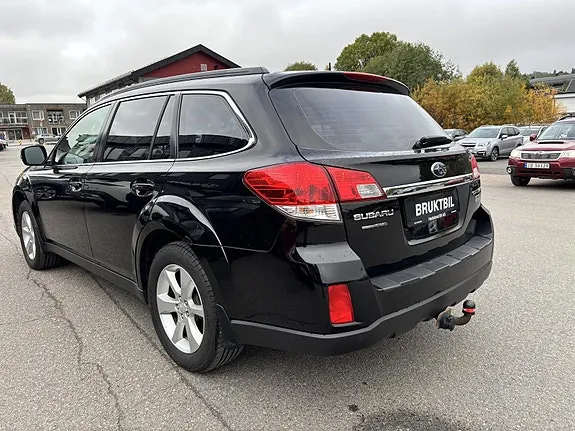 Subaru Outback 2013 photo 2