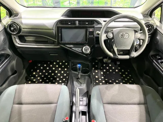 Toyota Aqua 2016 photo 2