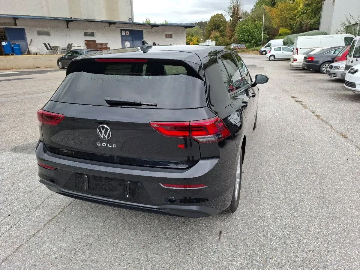 Volkswagen Golf 2024 photo 3