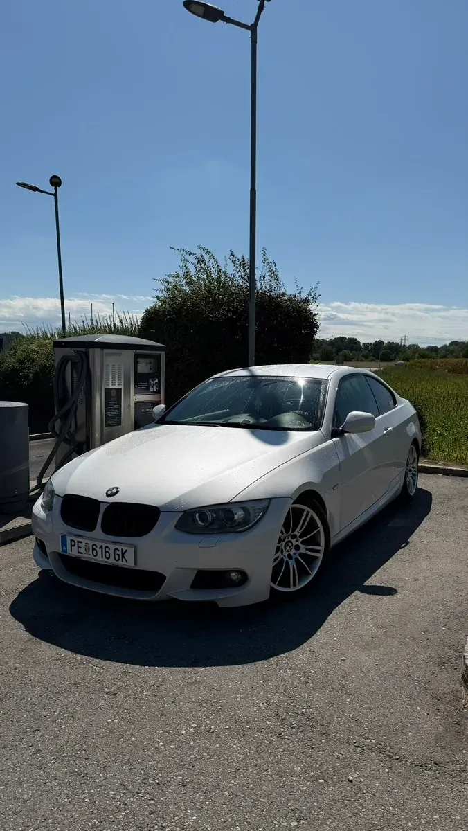 BMW 3 Series 2013 photo 2