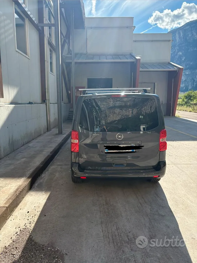 Opel Zafira Life 2025 photo 2