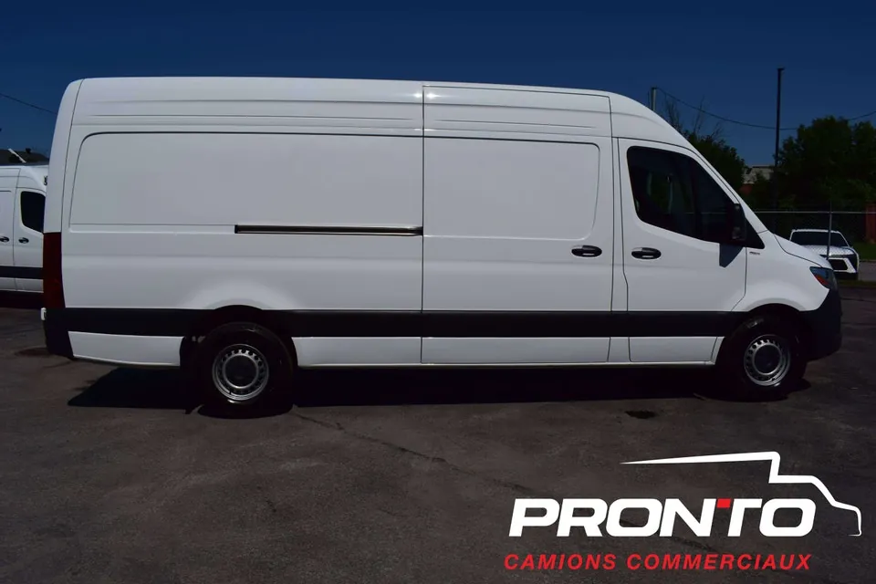 Mercedes-Benz Sprinter 2024 photo 5