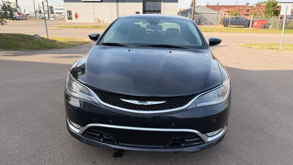 Chrysler 200 2015 photo 2