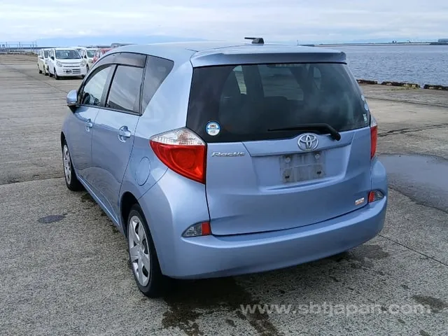 Toyota Ractis 2012 photo 3