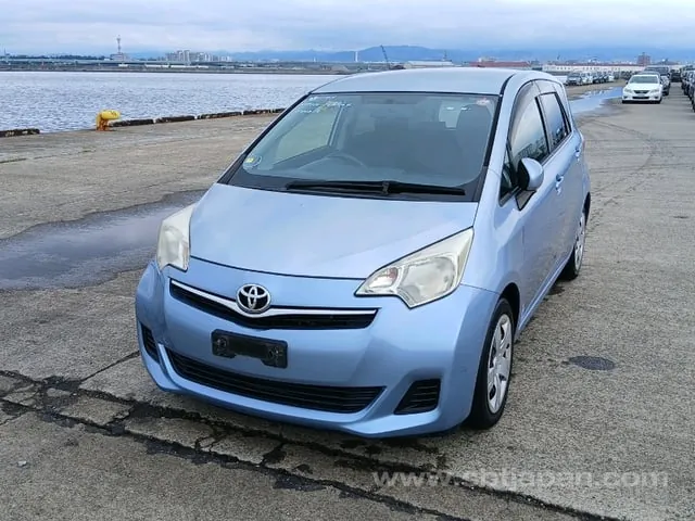 Toyota Ractis 2012 photo 2