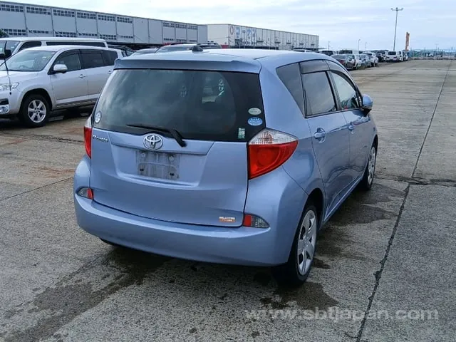 Toyota Ractis 2012 photo 4
