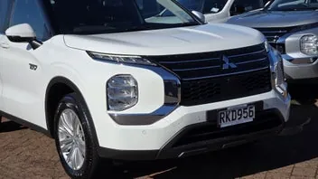 Mitsubishi Outlander 2025 photo 3