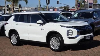 Mitsubishi Outlander 2025 photo 4