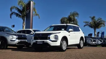 Mitsubishi Outlander 2025 photo 2