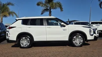Mitsubishi Outlander 2025 photo 5
