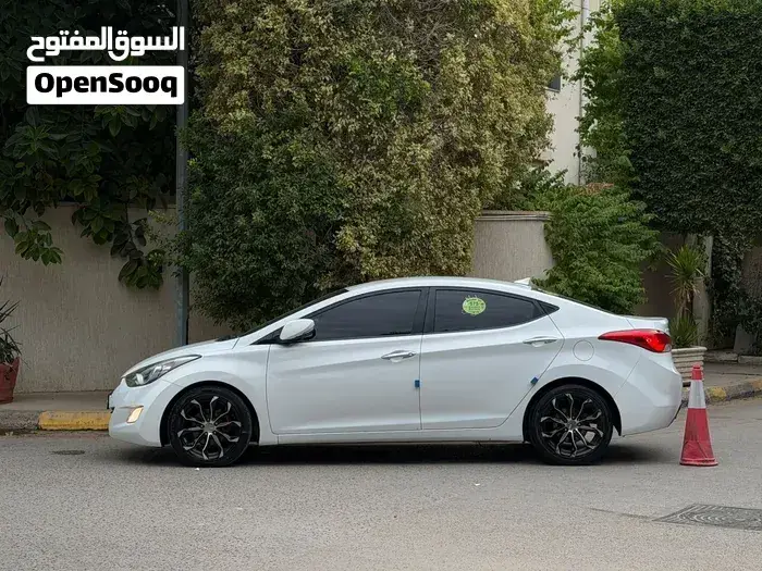 Hyundai Elantra 2012 photo 4