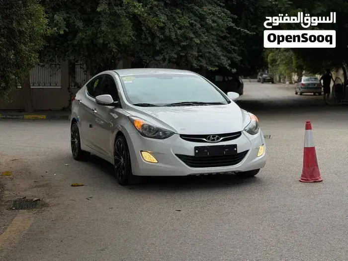 Hyundai Elantra 2012 photo 3