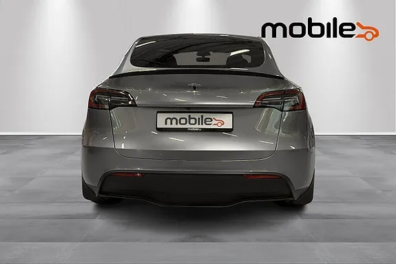 Tesla Model Y 2023 photo 4