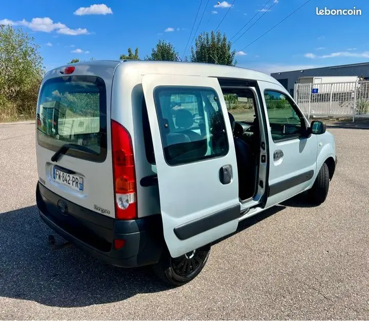 Renault Kangoo 2009 photo 2