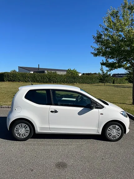 Volkswagen Up 2015 photo 4
