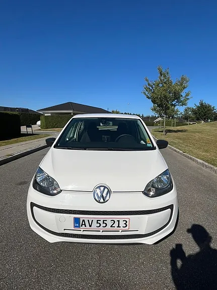Volkswagen Up 2015 photo 2