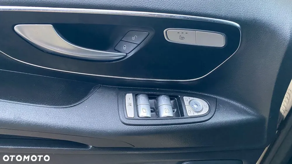 Mercedes-Benz V-Class 2023 photo 5