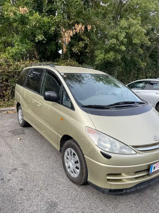 Toyota Previa 2003 photo 2
